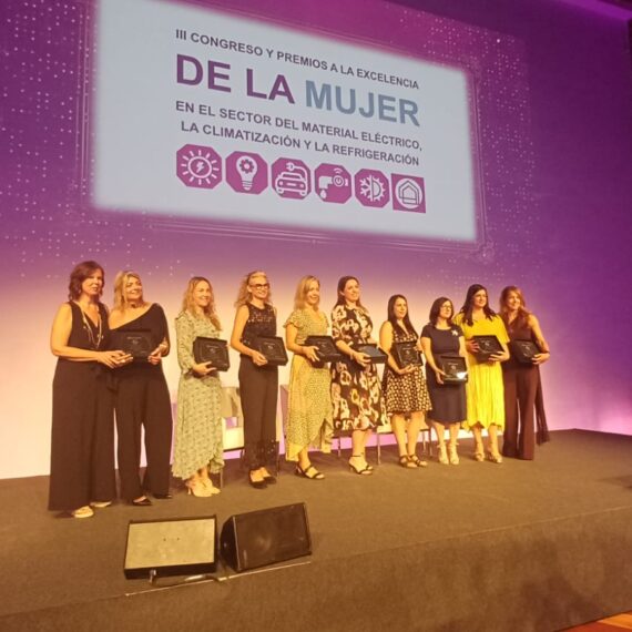 Premio a la organizacion comprometida con la mujer 05